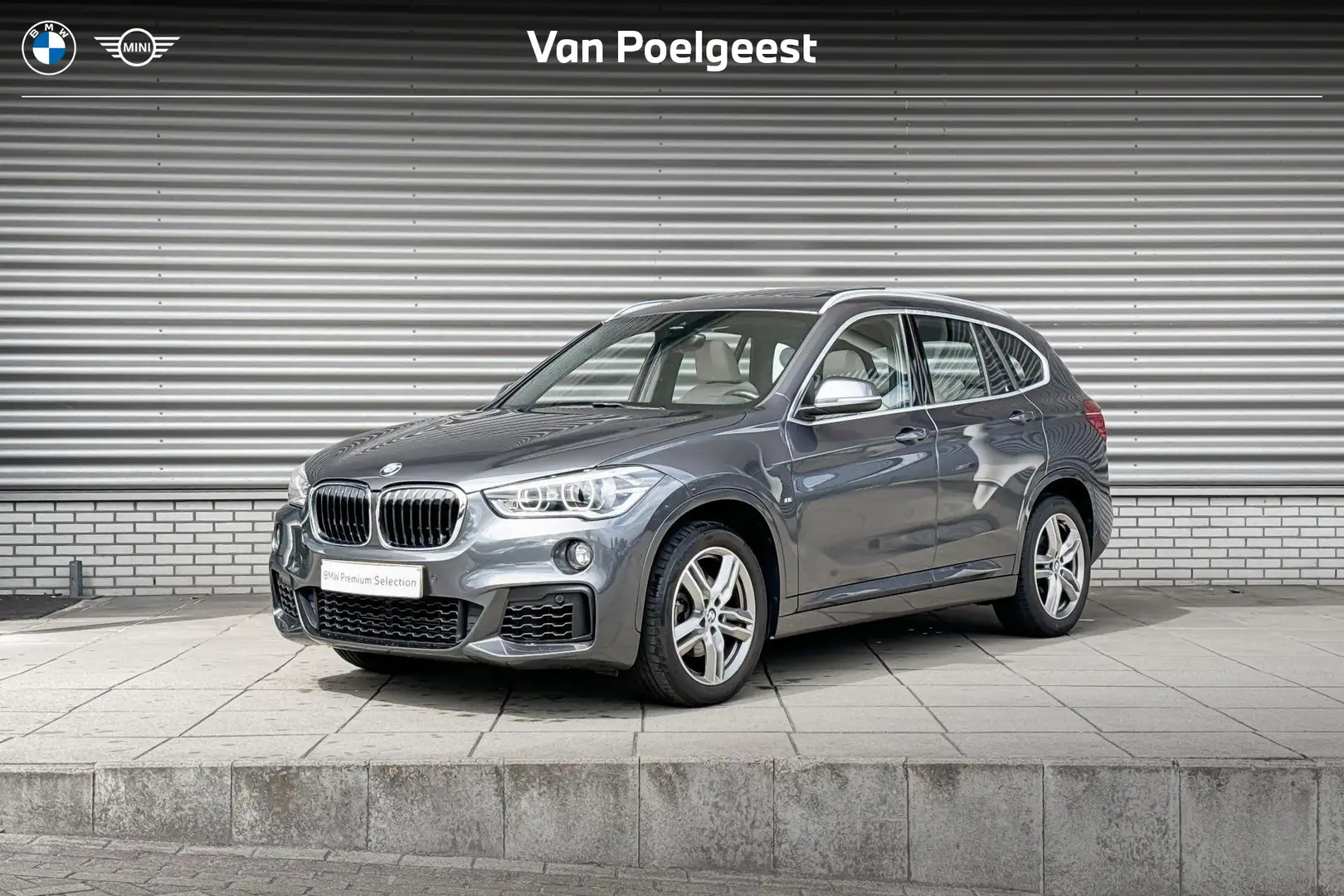 BMW X1 sDrive18i M Sportpakket / Panoramadak / Afneembare Gris - 1