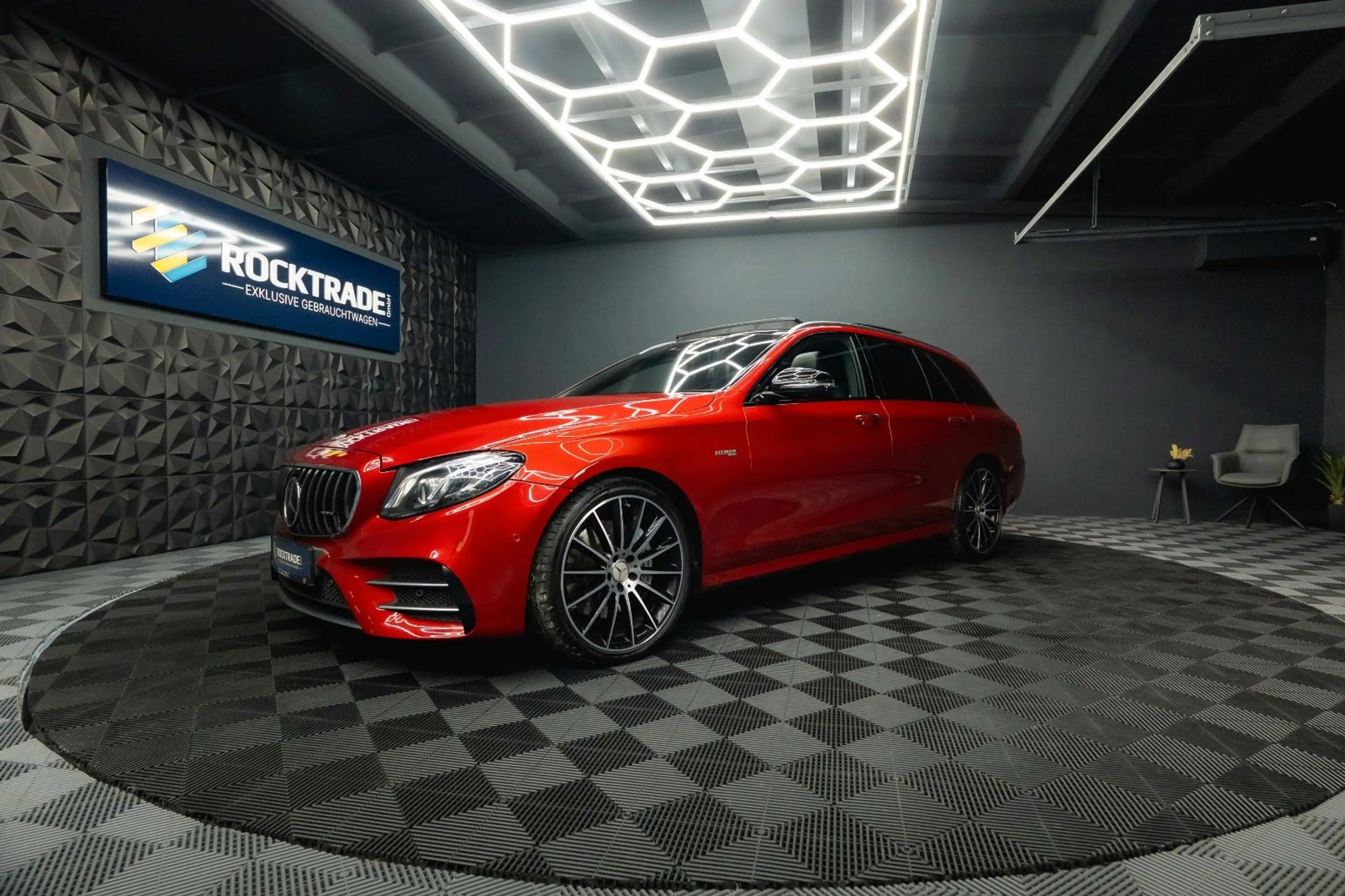 Mercedes-Benz E 43 AMG 4Matic Night-Paket *Airmatic*ACC*Pano* — photo 2