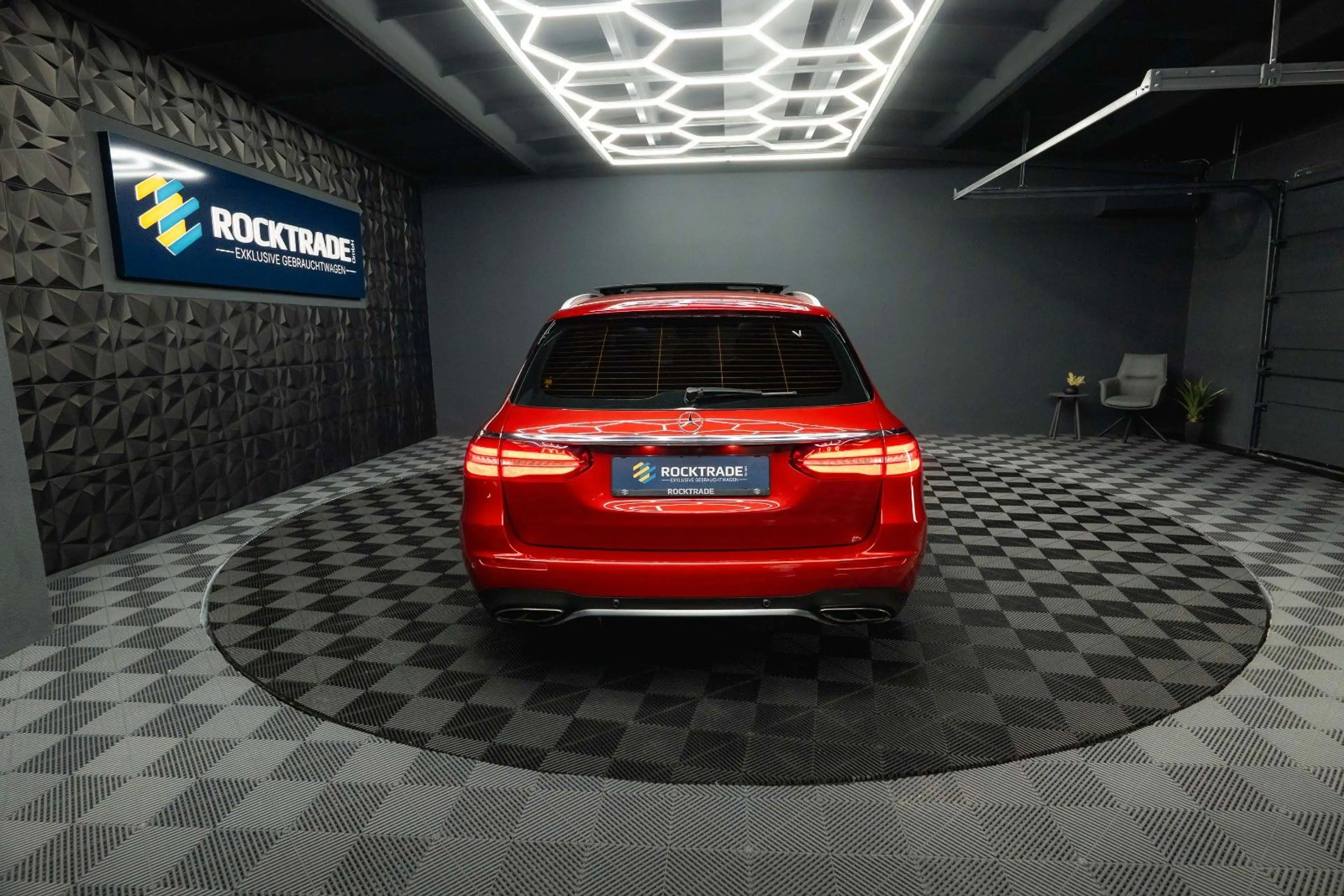 Mercedes-Benz E 43 AMG 4Matic Night-Paket *Airmatic*ACC*Pano* — photo 12