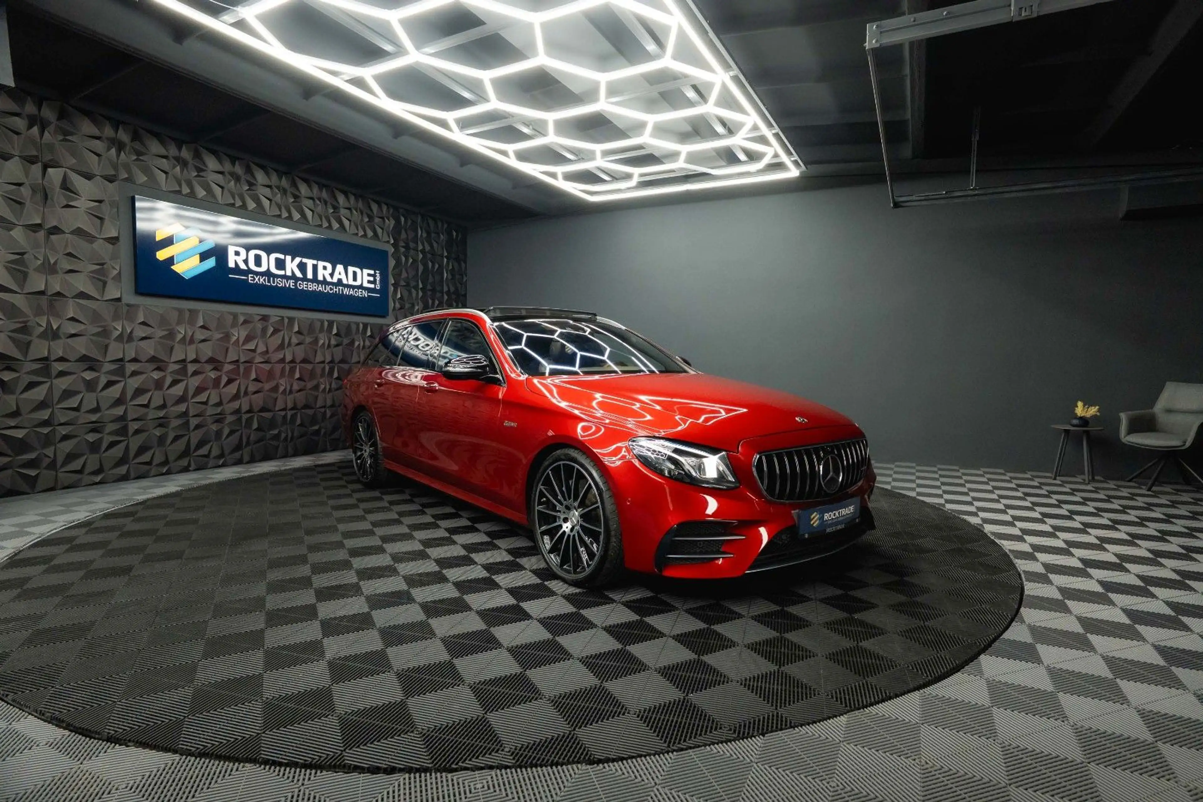 Mercedes-Benz E 43 AMG 4Matic Night-Paket *Airmatic*ACC*Pano* — photo 6