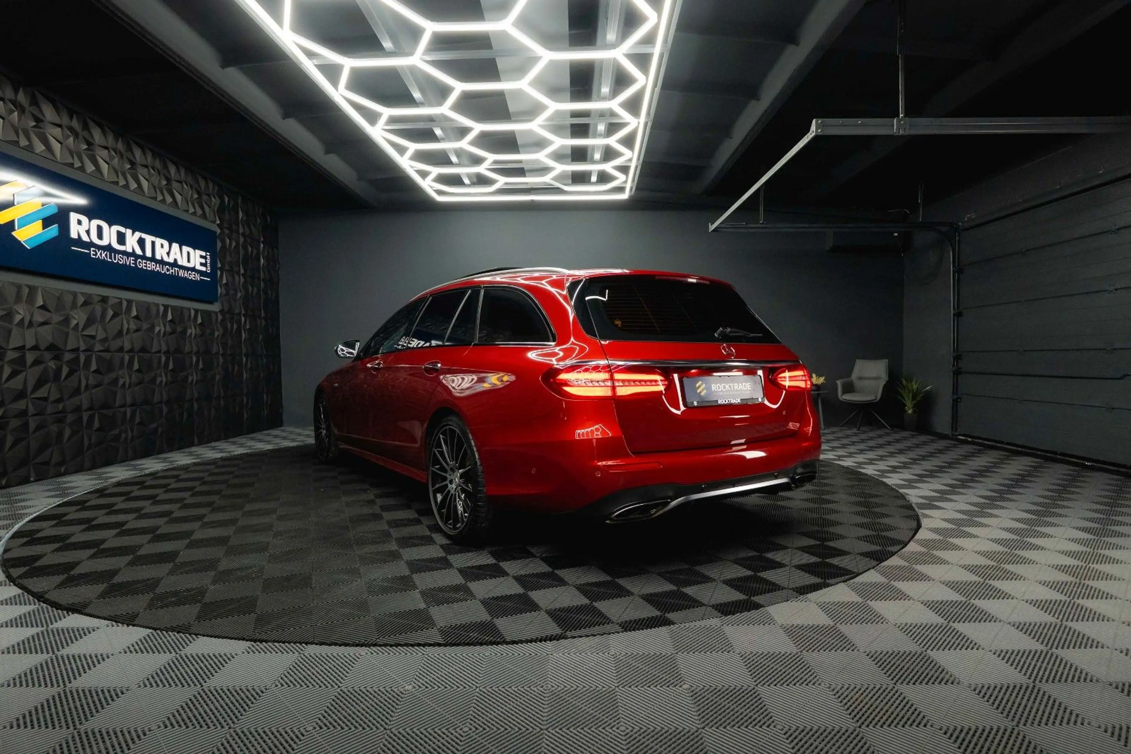 Mercedes-Benz E 43 AMG 4Matic Night-Paket *Airmatic*ACC*Pano* — photo 15