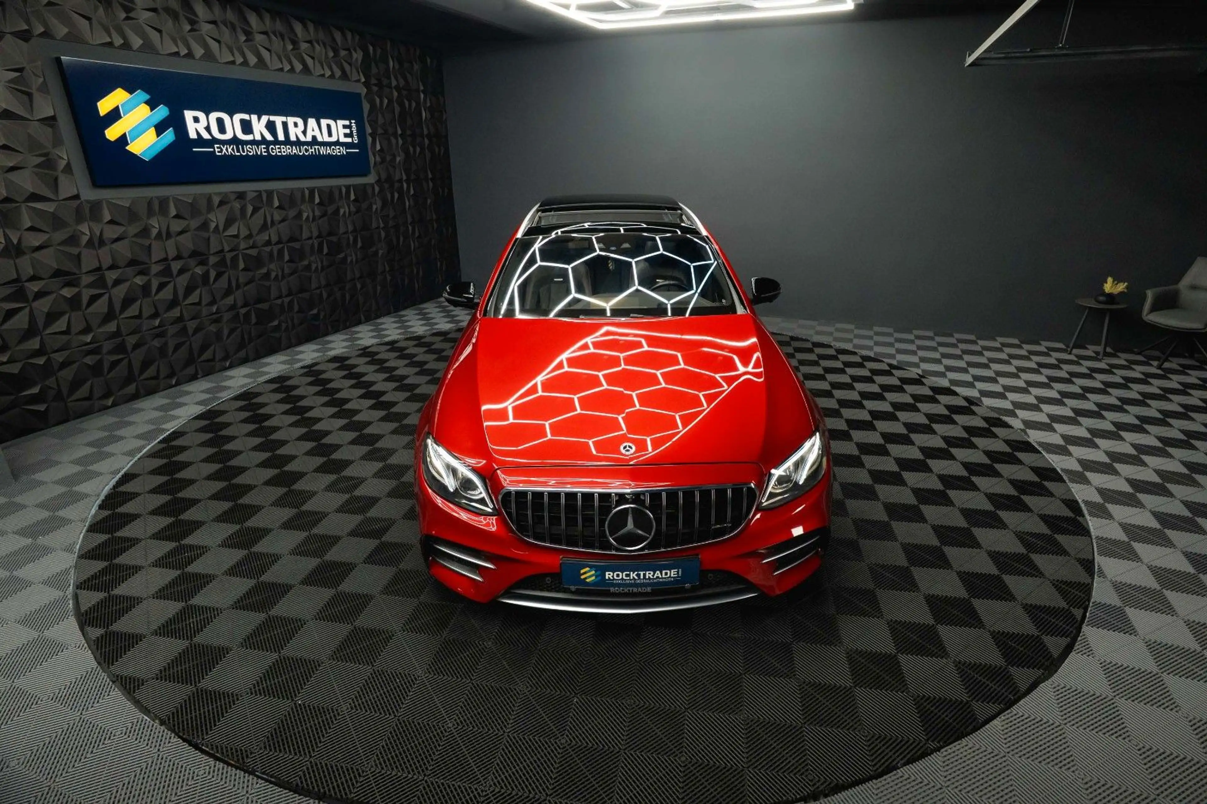 Mercedes-Benz E 43 AMG 4Matic Night-Paket *Airmatic*ACC*Pano* — photo 3