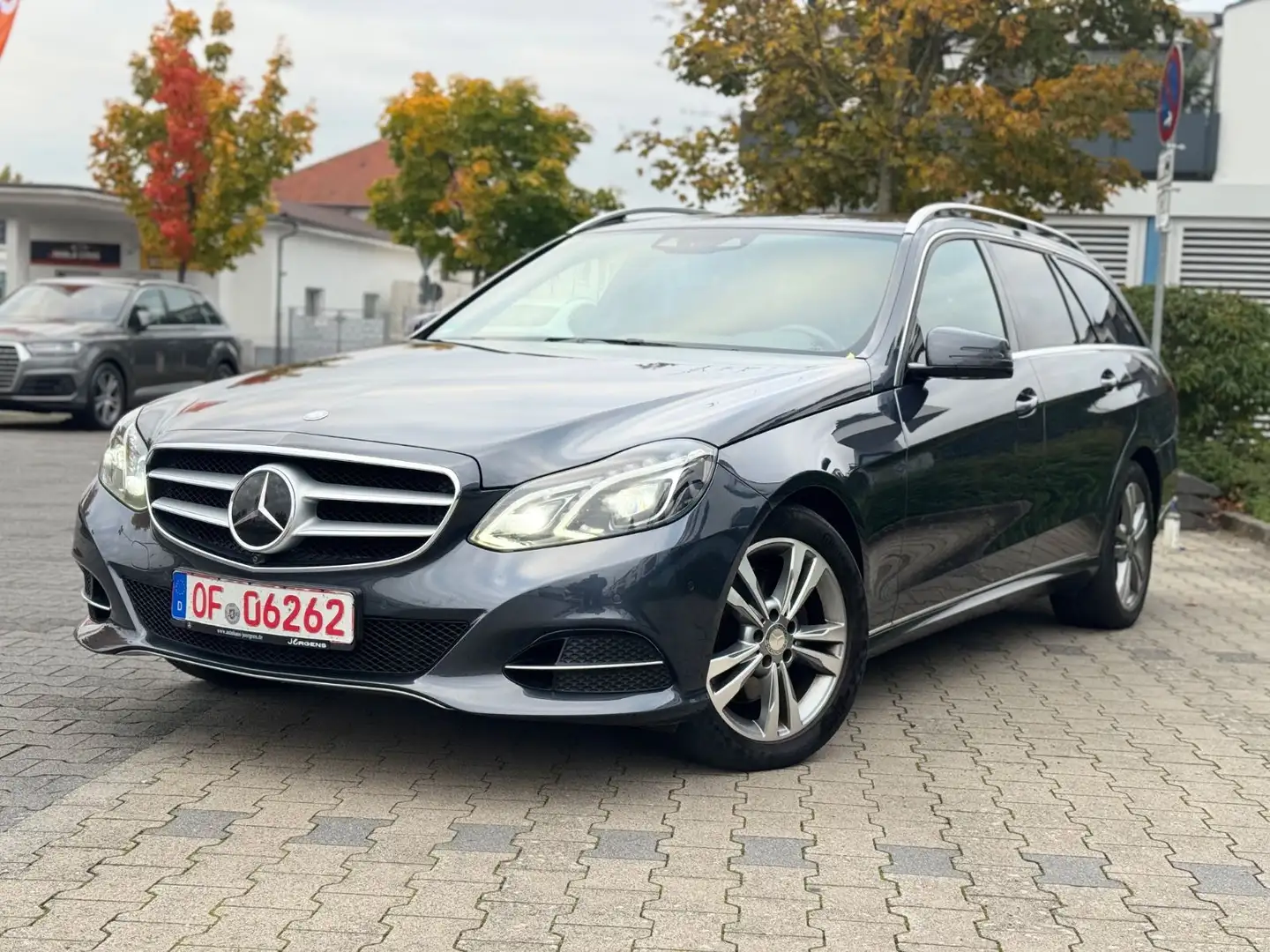 Mercedes-Benz E 350 BlueTec 9G*Distronic*Comand*360Kamera Grau - 2