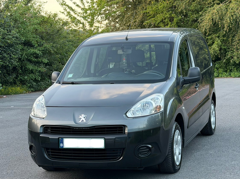 Peugeot Partner 1.6 HDi / Airco - GPS - 3Pl - Carnet - TVA