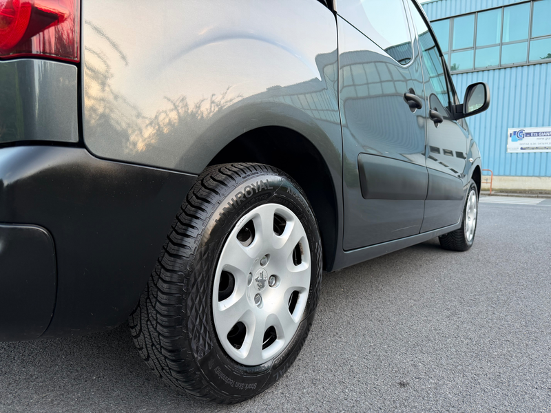 Peugeot Partner 1.6 HDi / Airco - GPS - 3Pl - Carnet - TVA — photo 6