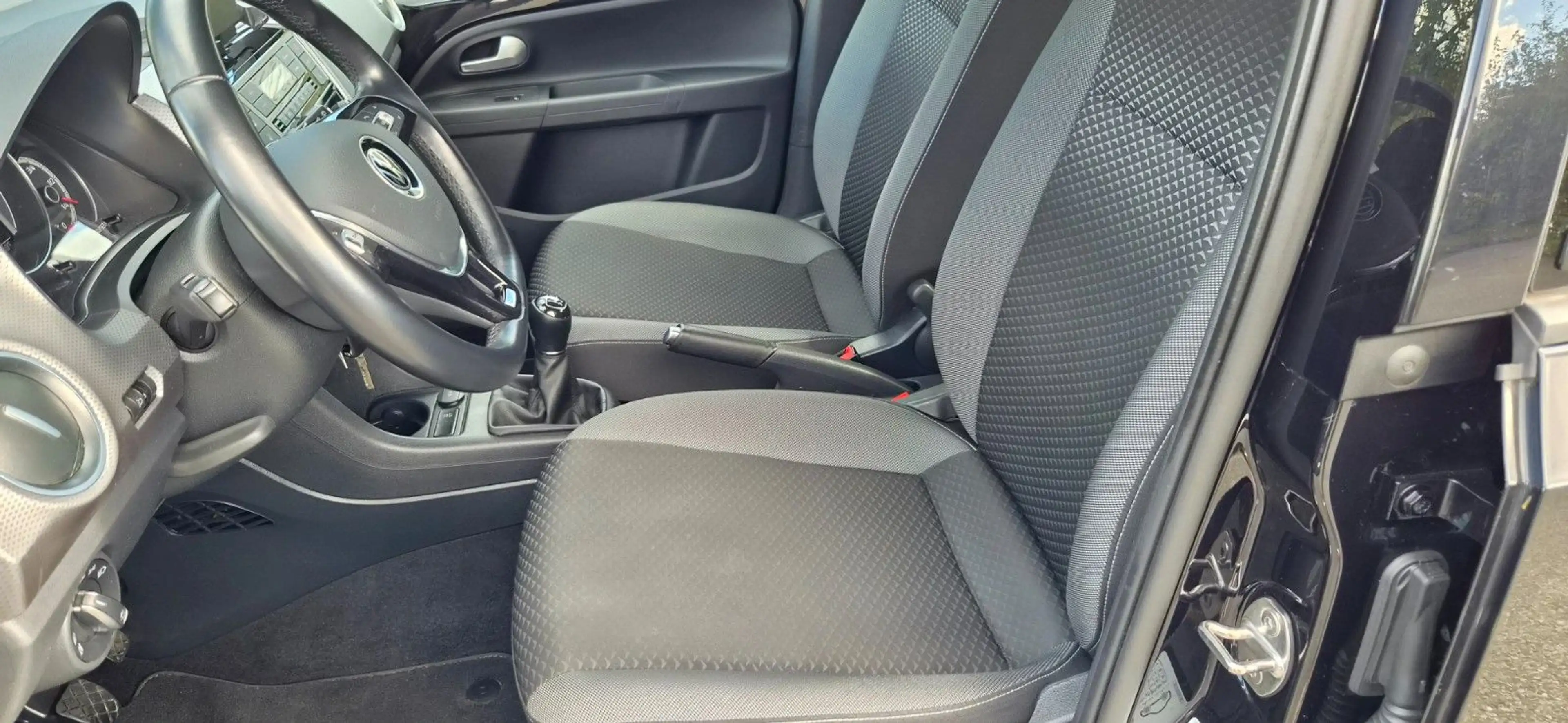 Volkswagen up! Active Kamera 1 Hand Tempomat Allu — photo 4
