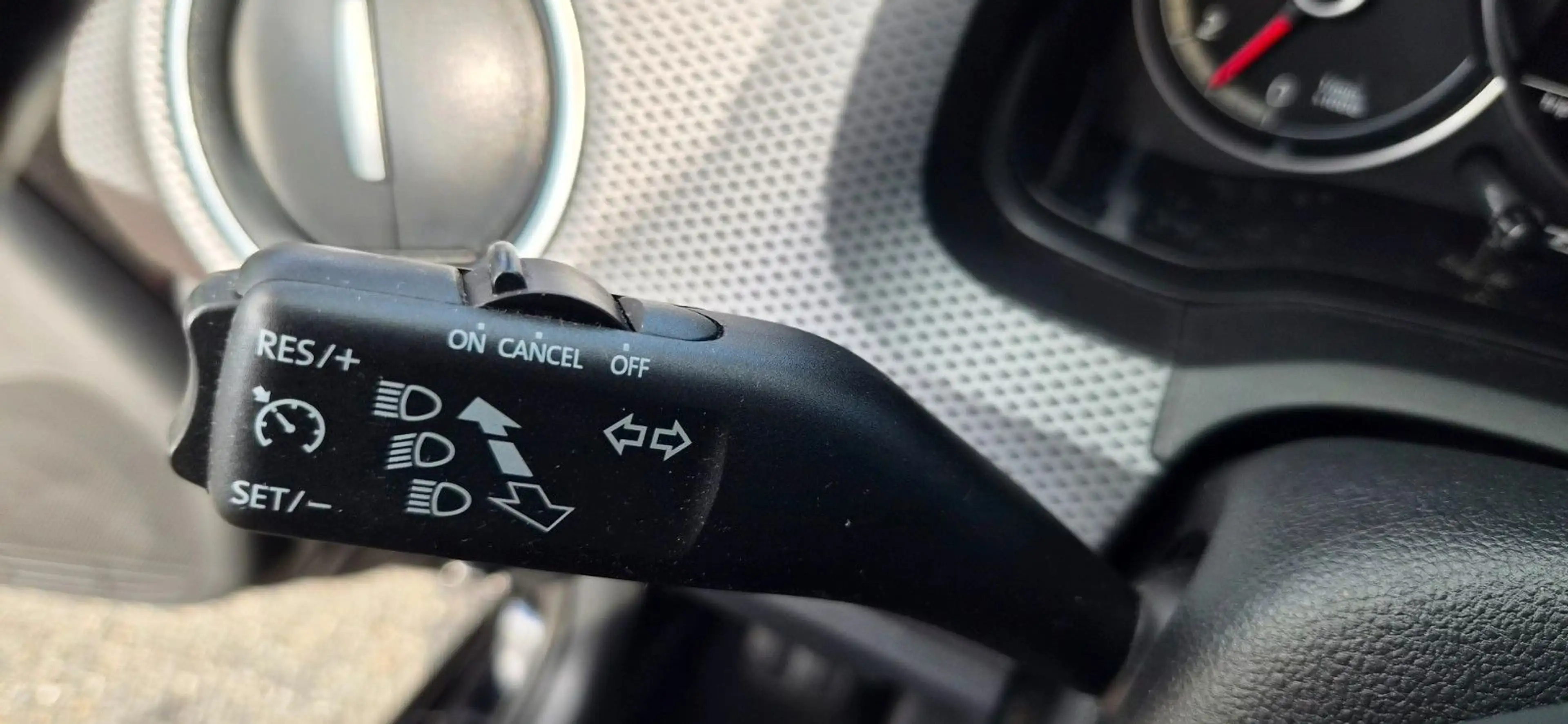 Volkswagen up! Active Kamera 1 Hand Tempomat Allu — photo 5