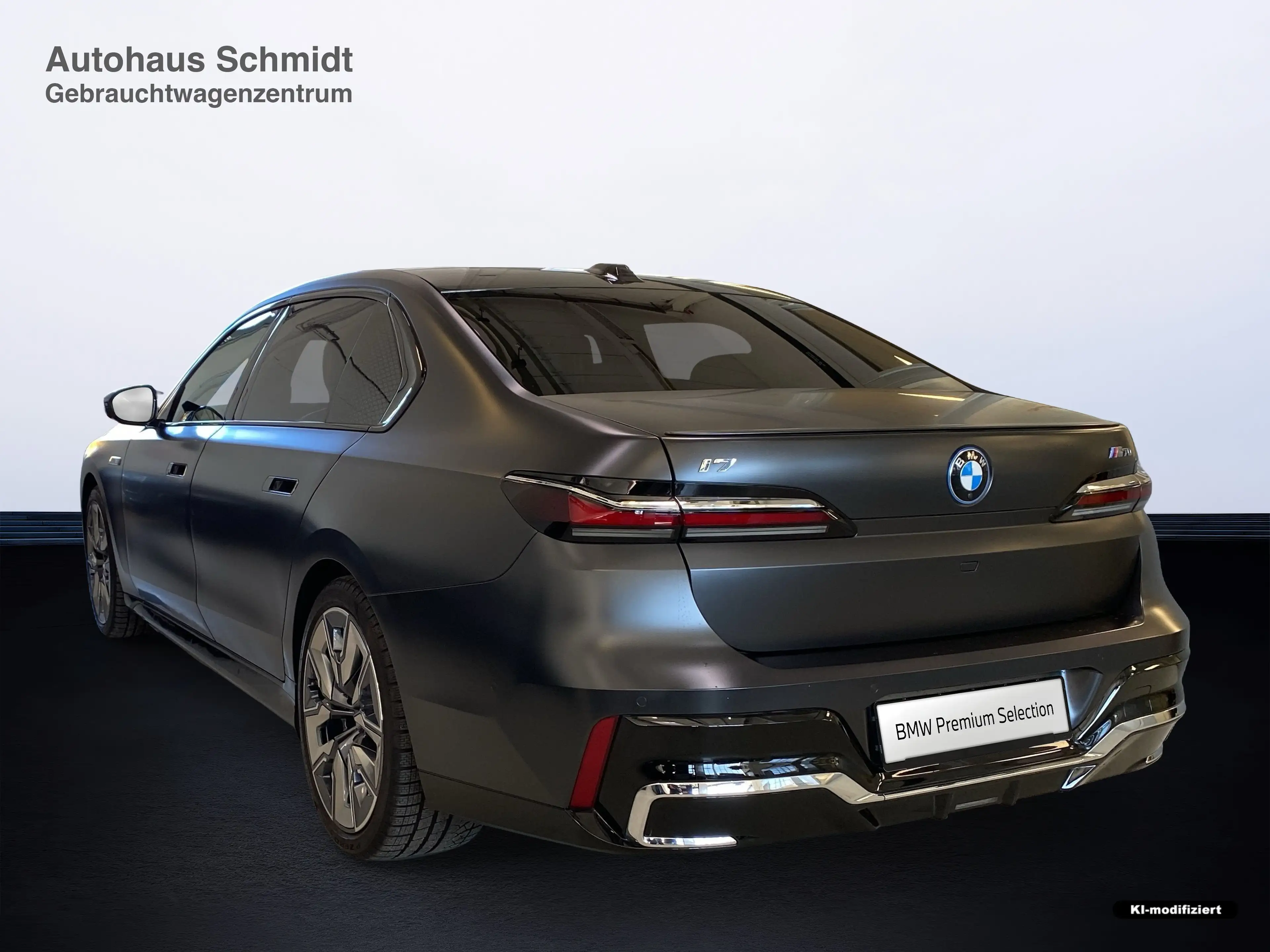 BMW i7 M70 xDrive Limousine B&W Surround DAB — photo 3