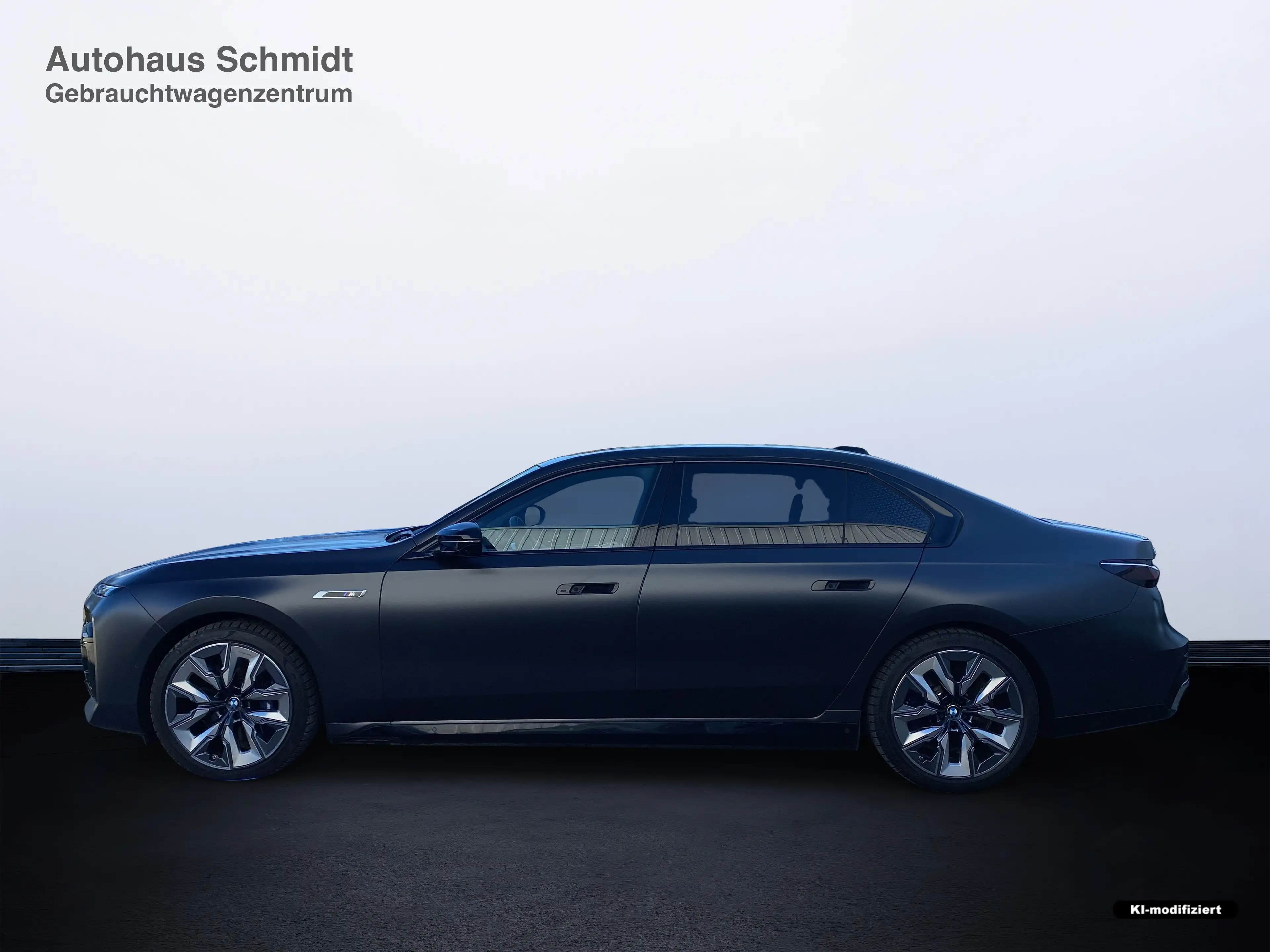BMW i7 M70 xDrive Limousine B&W Surround DAB — photo 2