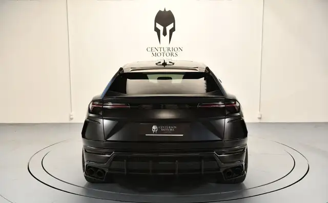 Lamborghini Urus view 5