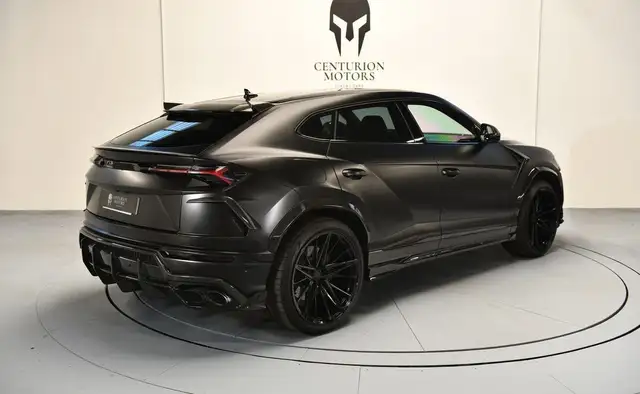 Lamborghini Urus view 4