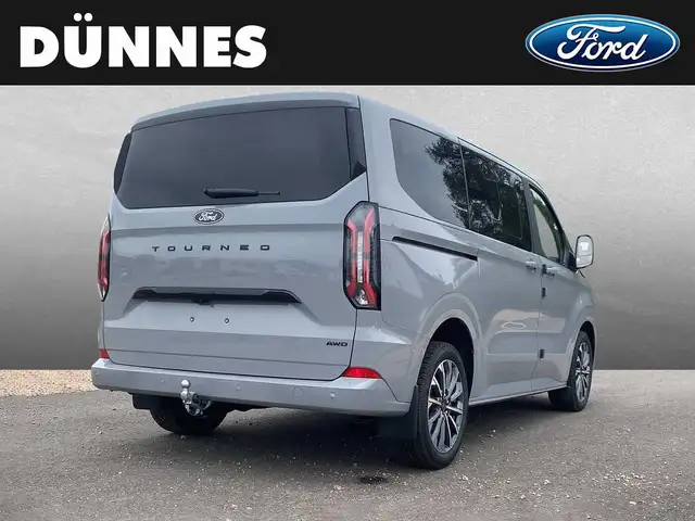 Ford Tourneo Custom view 2