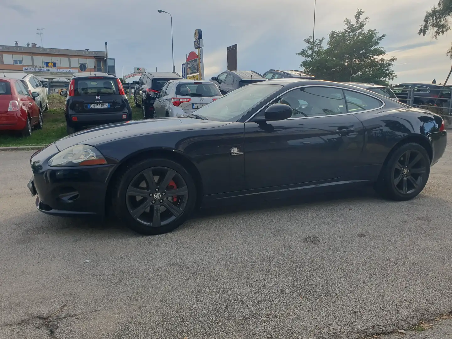 Jaguar XK XK Coupe 4.2 V8 auto Černá - 2