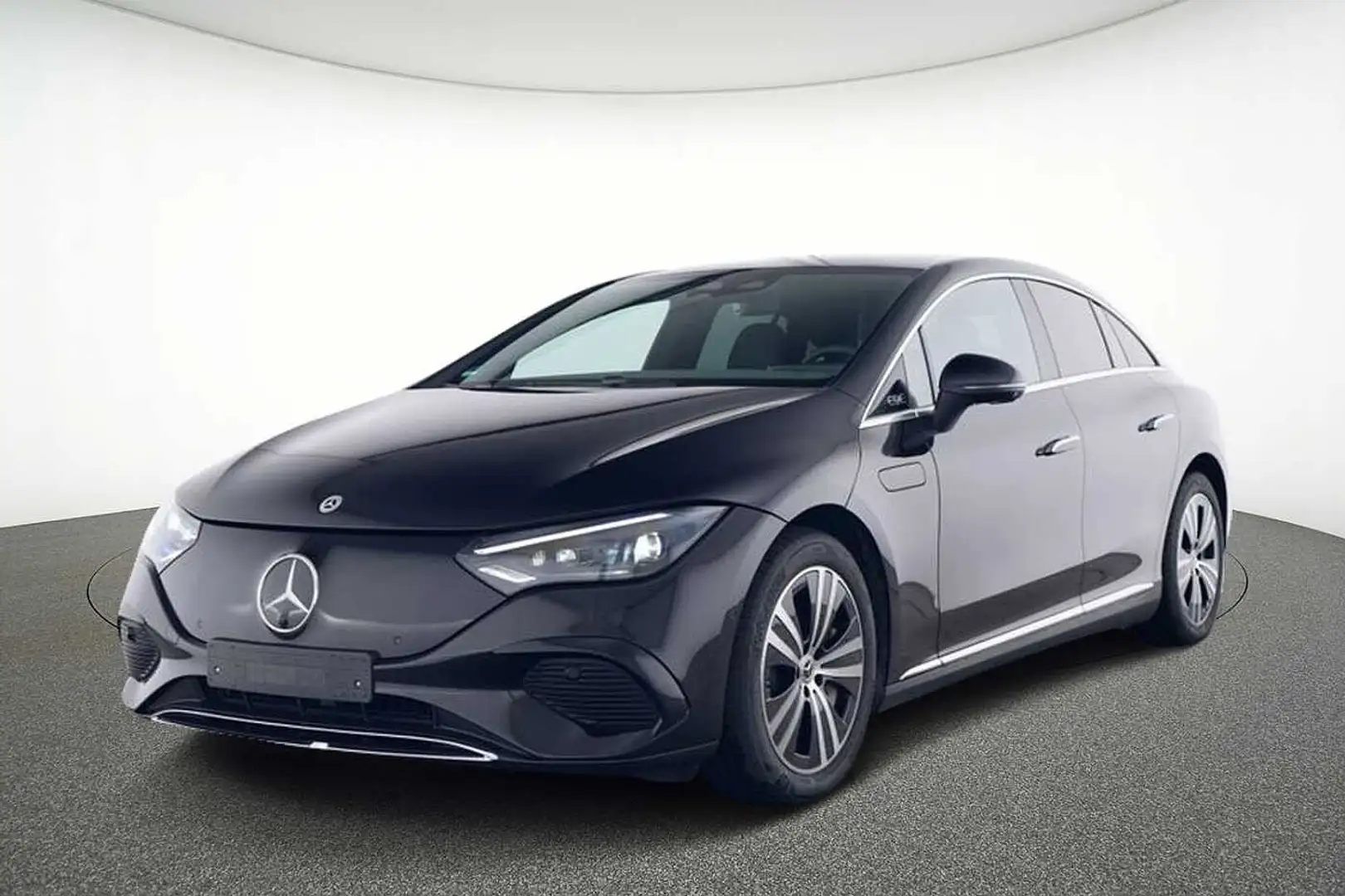 Mercedes-Benz EQE 300 Zwart - 1