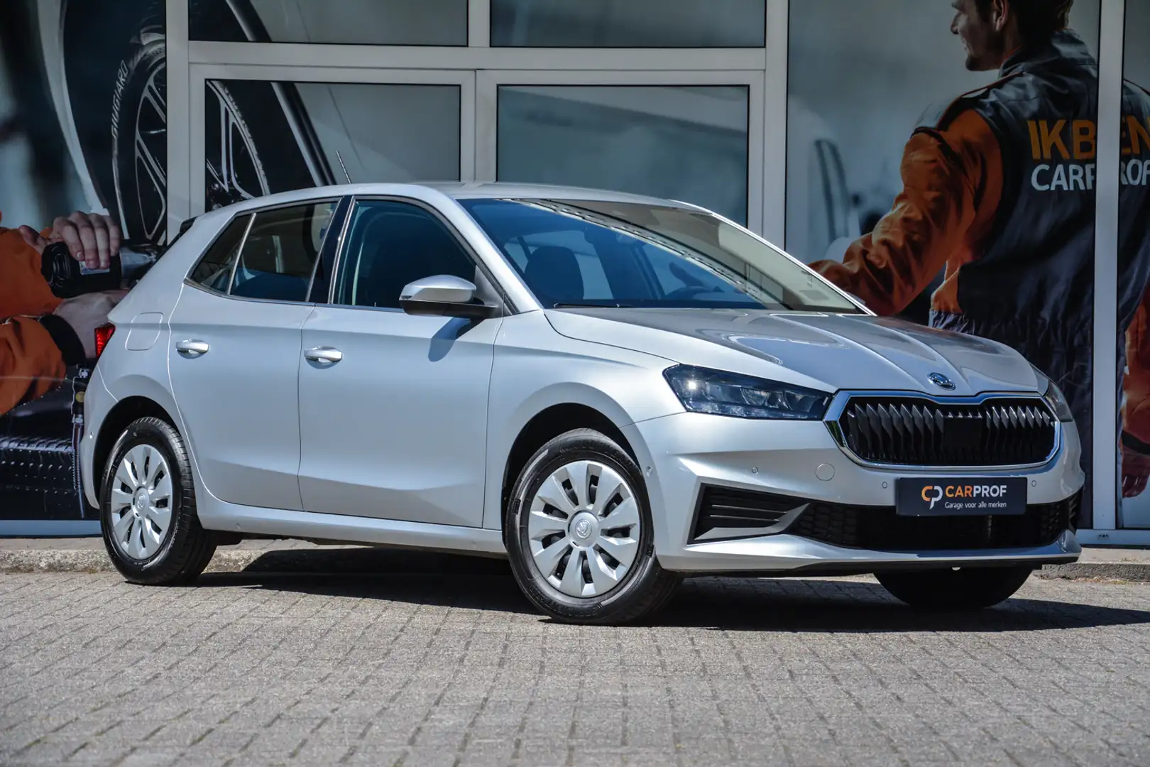 Skoda Fabia 1.0 TSI 81kW/110pk DSG Ambition Zilver - 2