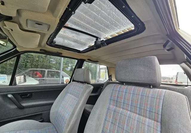 Volkswagen Golf view 13