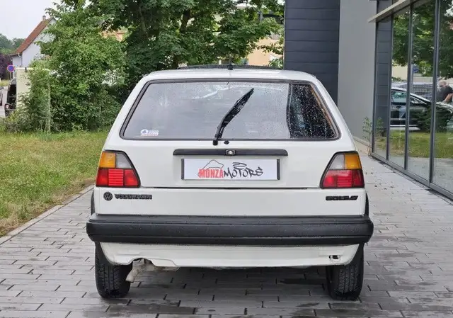 Volkswagen Golf view 6