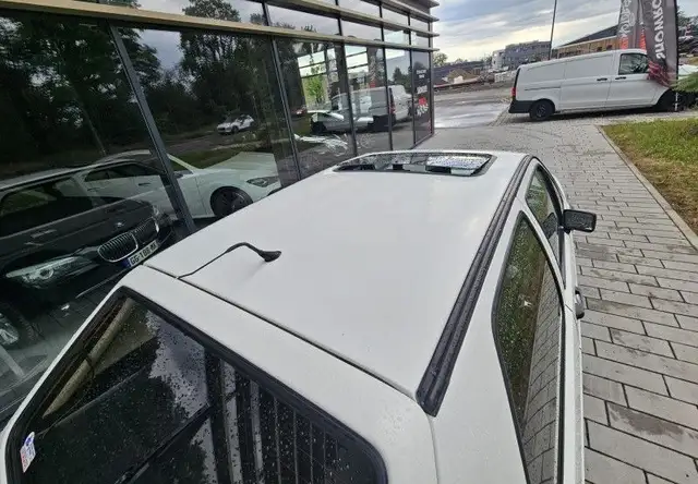 Volkswagen Golf view 9