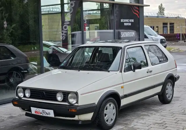 Volkswagen Golf view 5