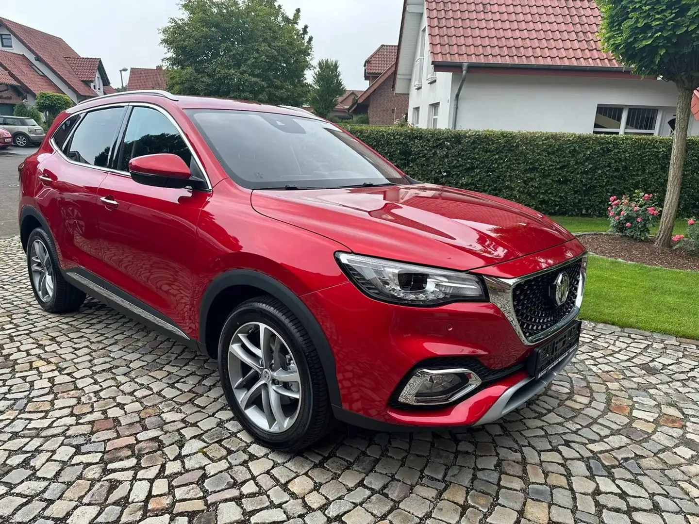 MG EHS EHS PHEV Plug in Hybrid. 7 Jahre Garantie Červená - 2