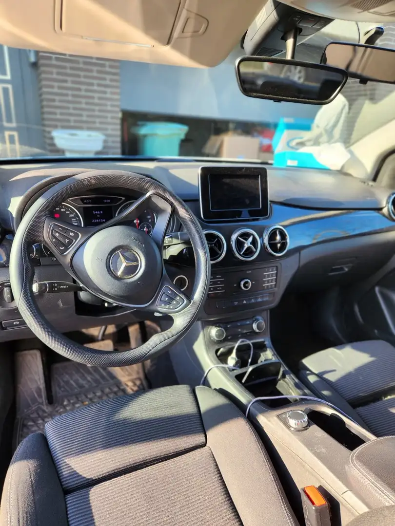Mercedes-Benz B 220 - 2