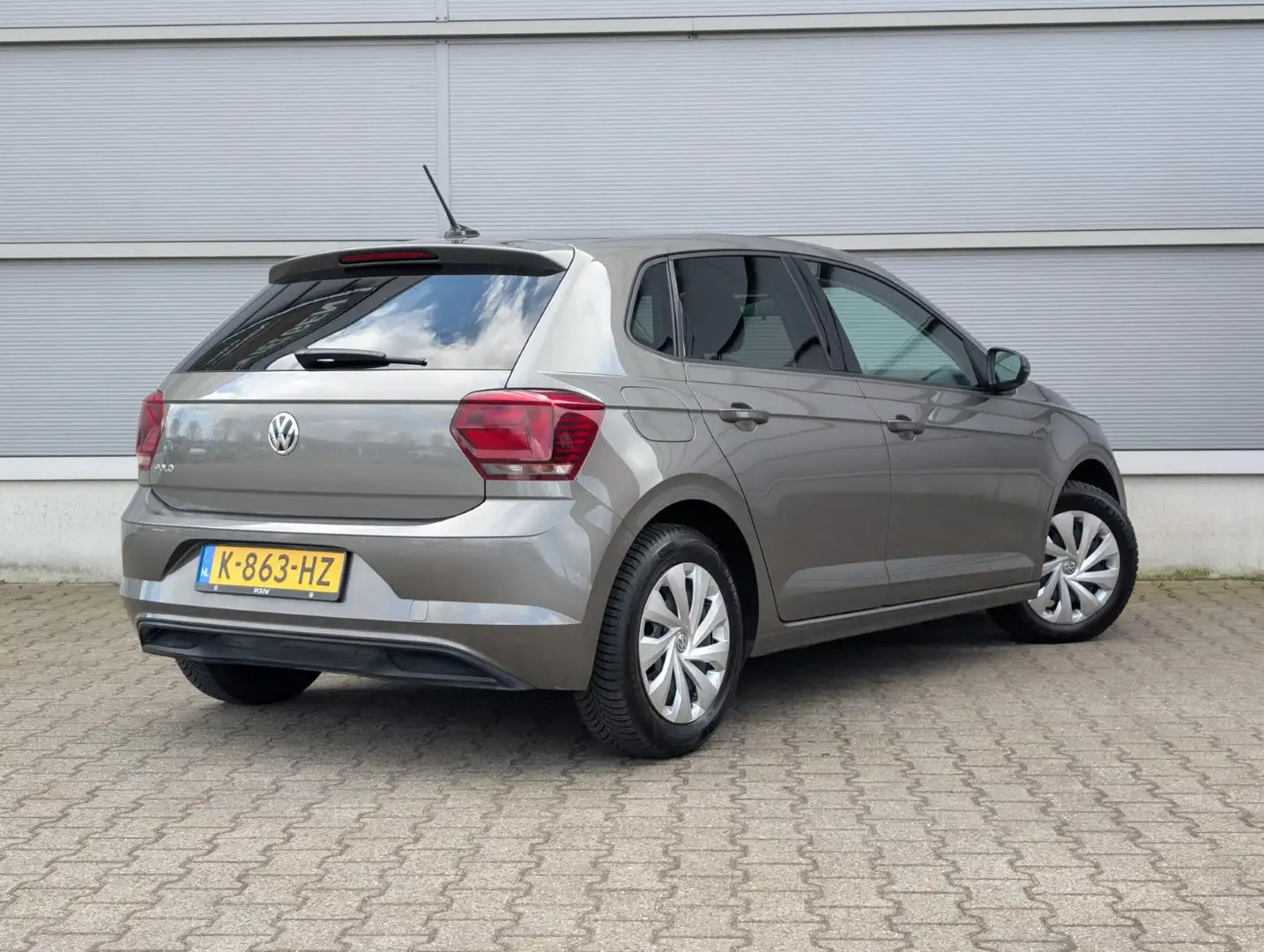Volkswagen Polo 1.0 TSI 95pk Comfortline | Navigatie | Adaptive Cr Grijs - 2