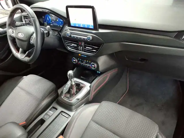Ford Focus view 9