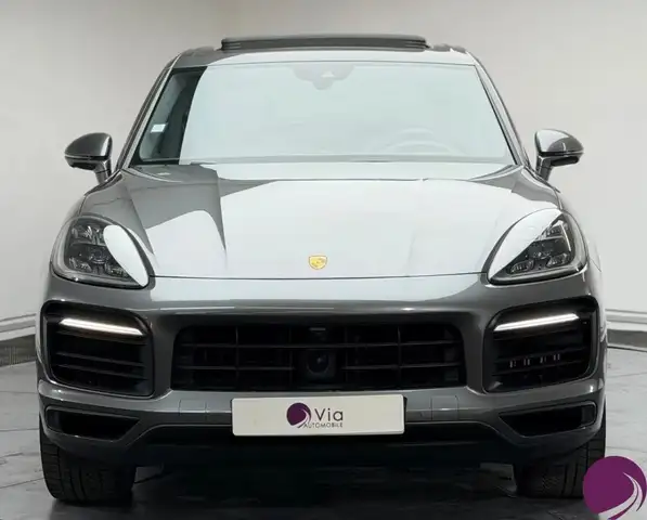 Porsche Cayenne view 2