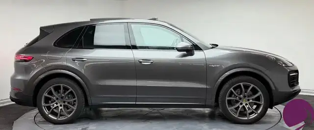 Porsche Cayenne view 5