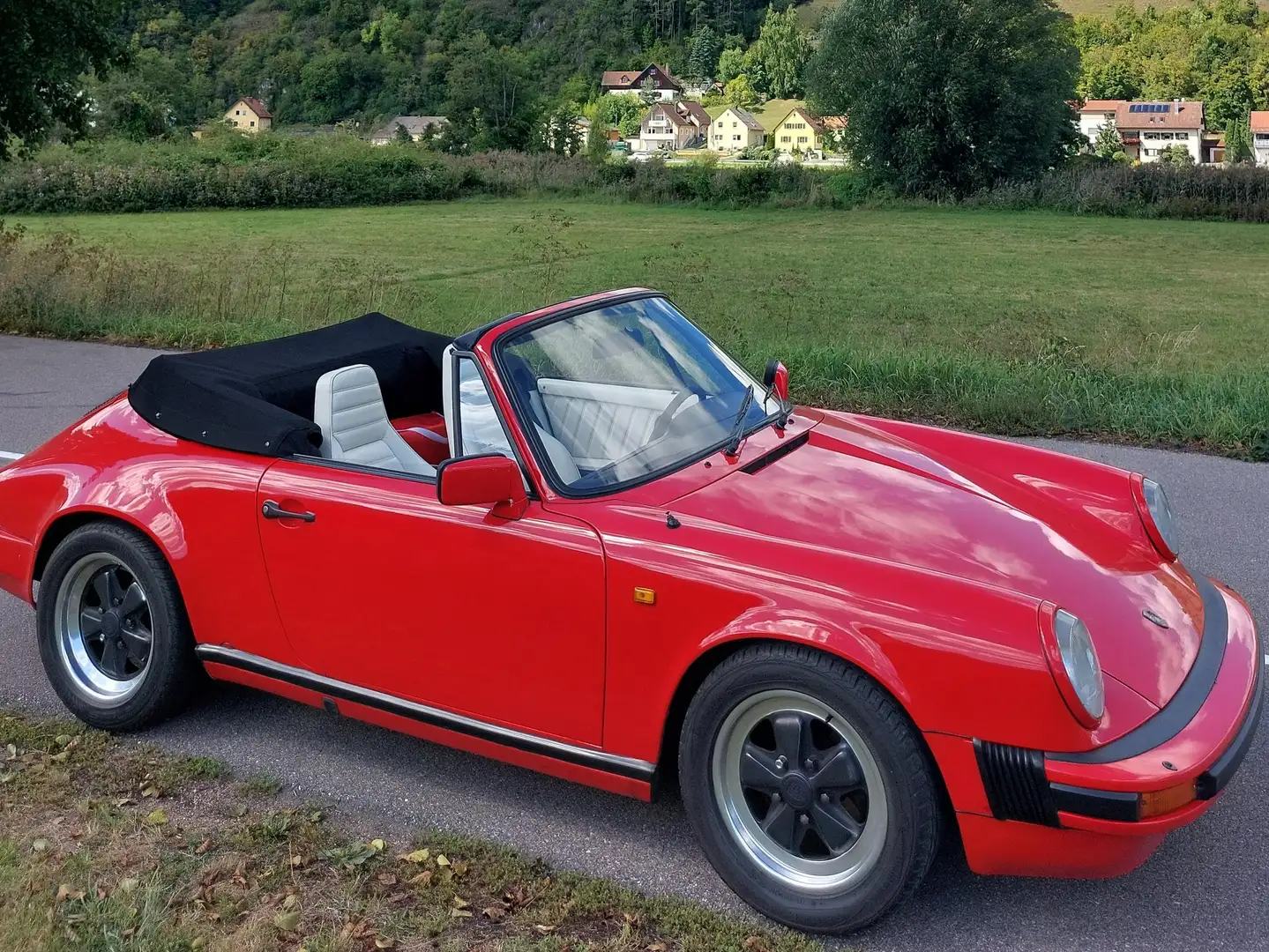 Porsche 911 SC Cabrio Rouge - 1