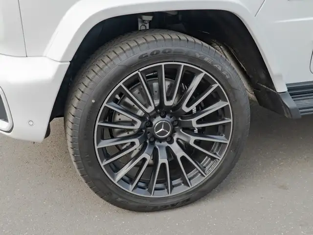 Mercedes-Benz G-Class view 4