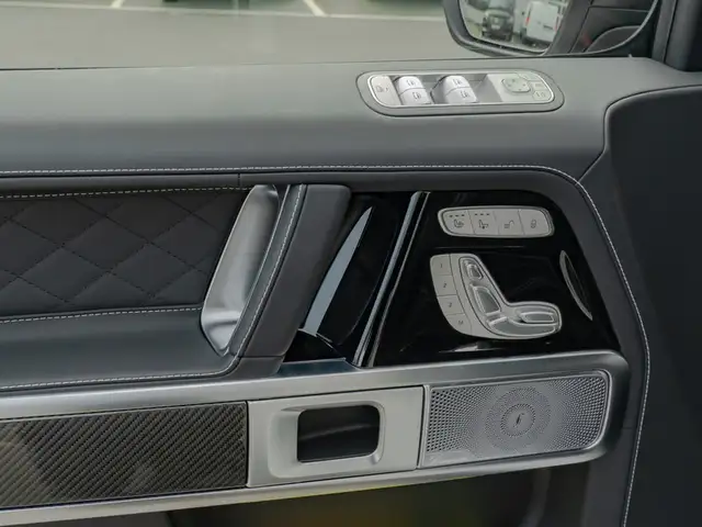 Mercedes-Benz G-Class view 11