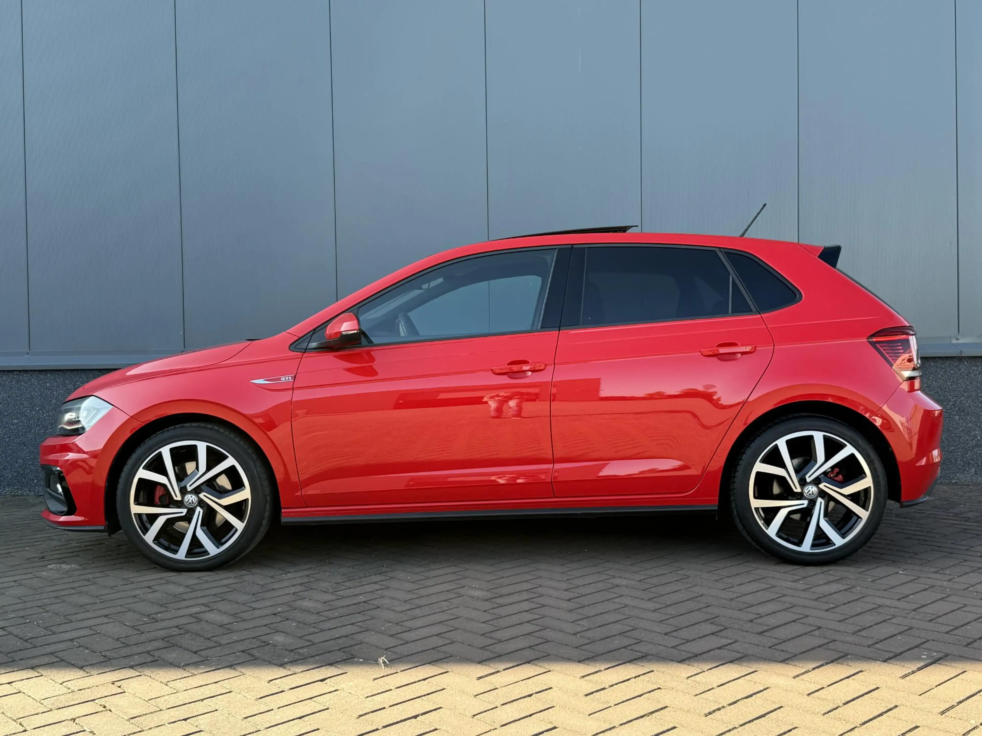 Volkswagen Polo GTI 2.0 TSI PANO | BEATS | VIRTUAL — photo 7