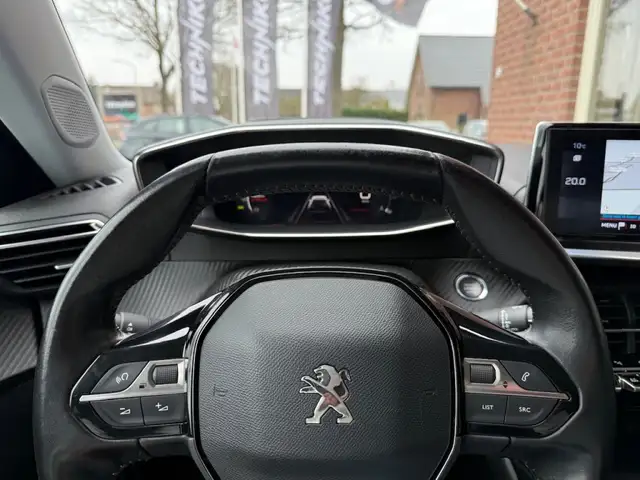 Peugeot 2008 view 8