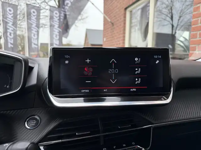 Peugeot 2008 view 17