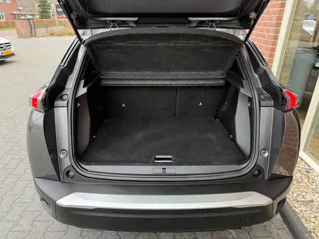 Peugeot 2008 view 6