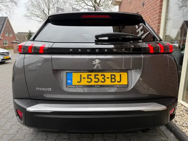 Peugeot 2008 view 10
