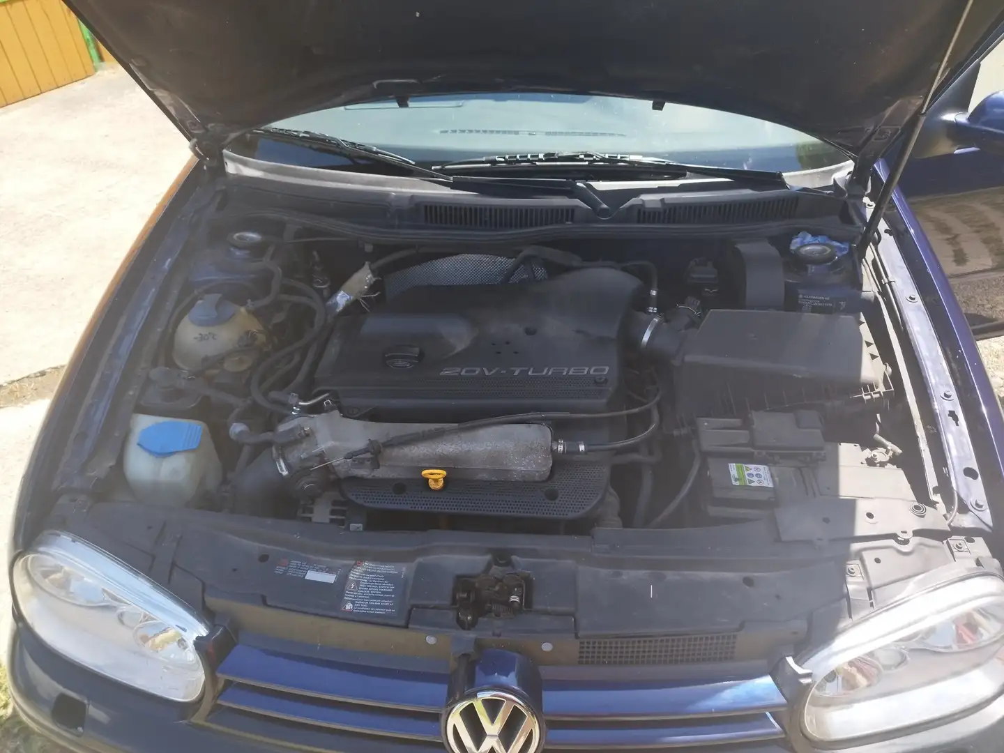 Volkswagen Golf GTI 1.8 Turbo - 2