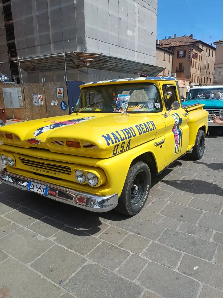 Chevrolet APACHE, foto 1