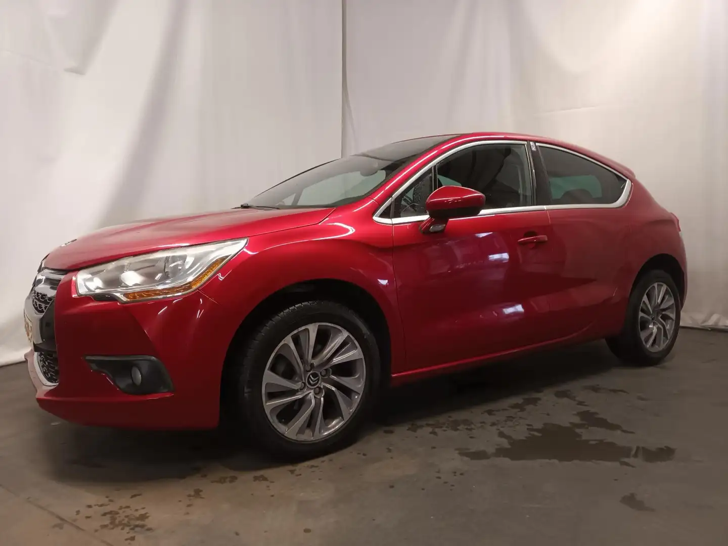 Citroen DS4 1.6 VTi So Chic - Airco - Navi - Trekhaak - 6 maan Rood - 2