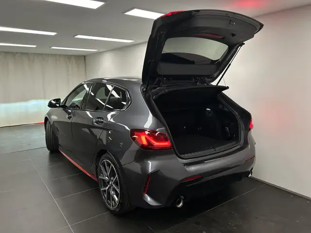 BMW 1 Series view 11