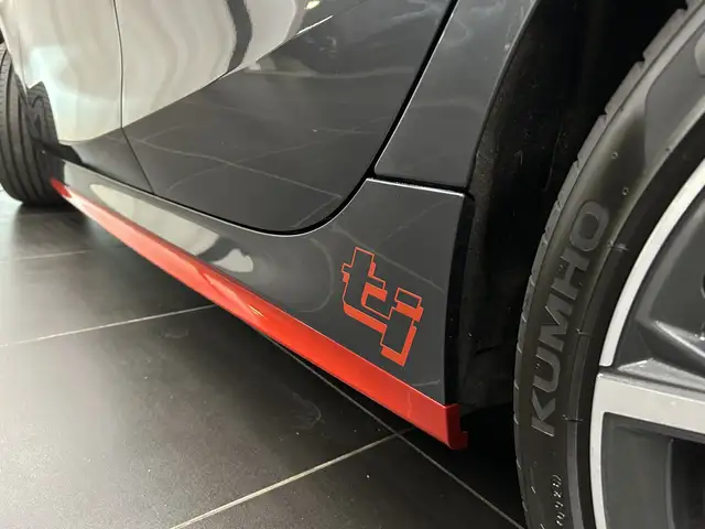BMW K view 13