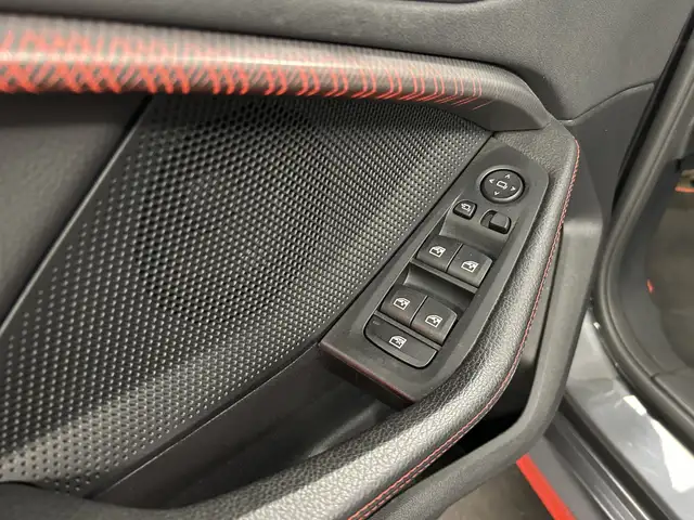 BMW 1 Series view 29