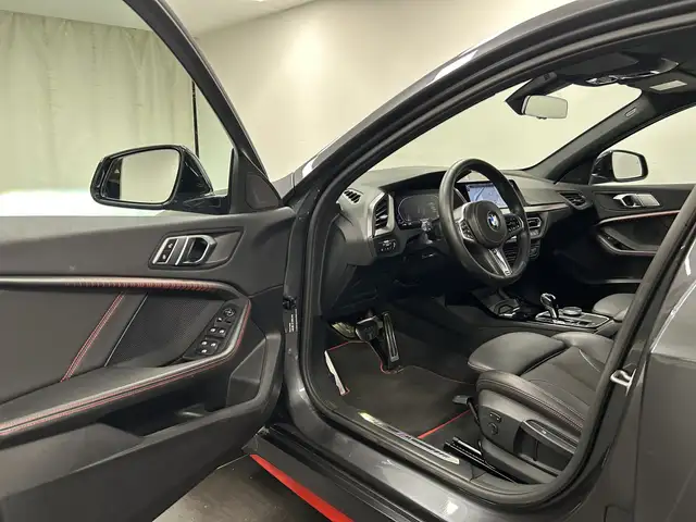 BMW 1 Series view 27