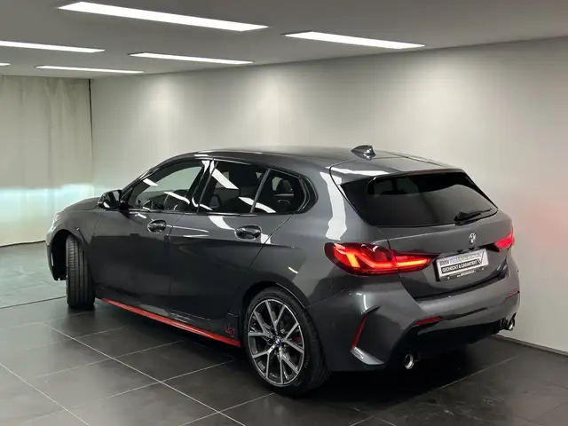 BMW 1 Series view 3