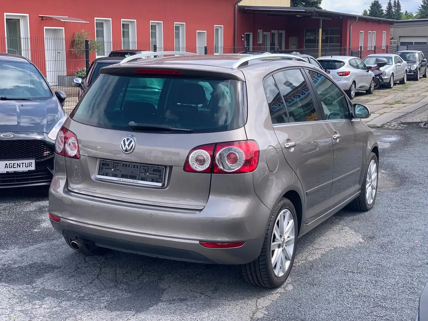 Volkswagen Golf Plus VI Highline AUTOMATIK+KLIMAAUT+SITZHZG Hnědá - 2