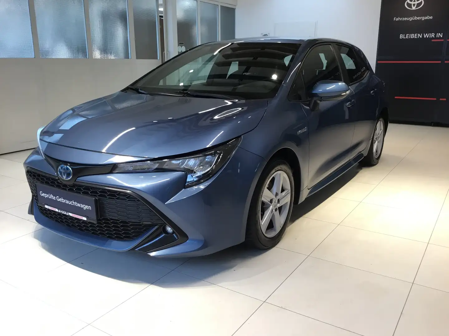Toyota Corolla Hatchback HSD 1,8 Hybrid Active + DAP Blau - 1