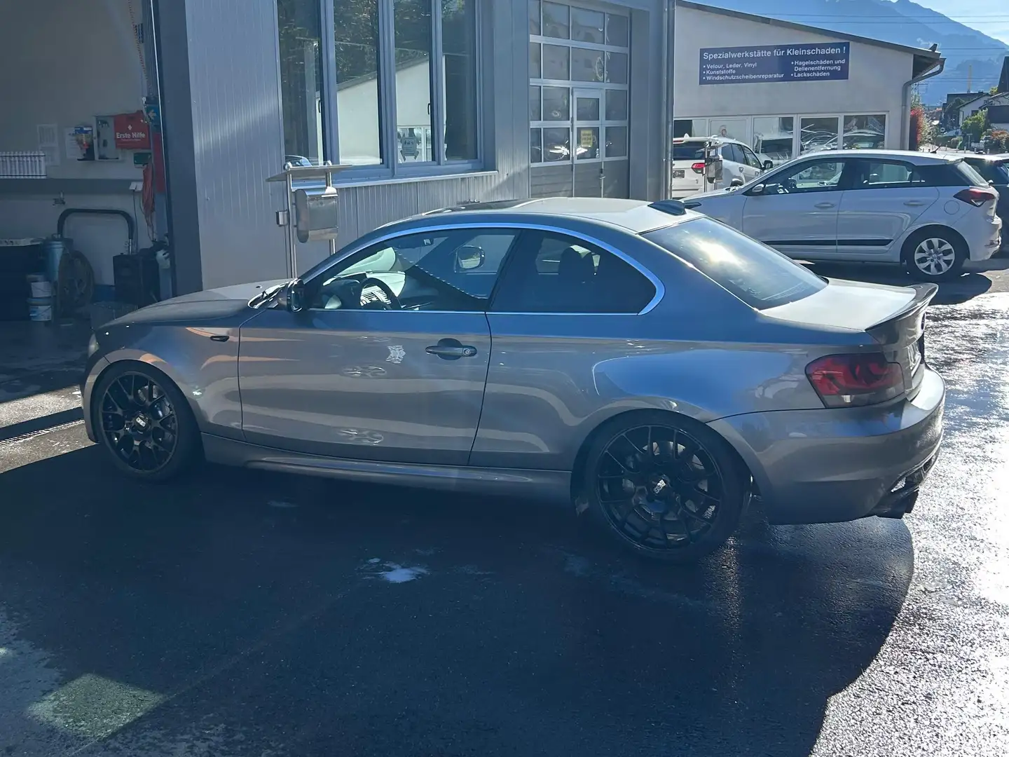 BMW 135 135i Coupé DKG Grau - 1