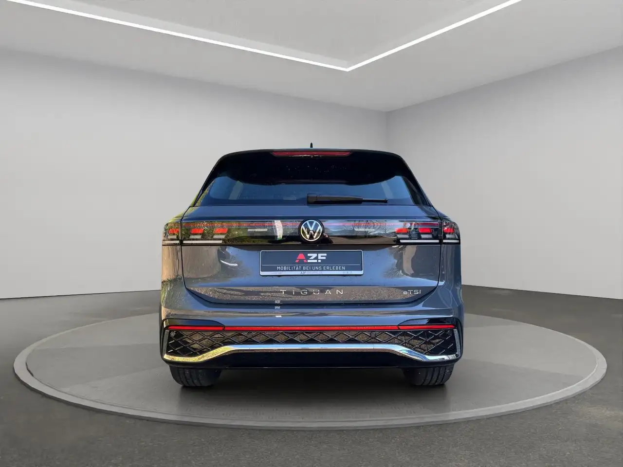 Volkswagen Tiguan R-Line 1.5 l eTSI DSG AHK+ACC+MATRIX 7