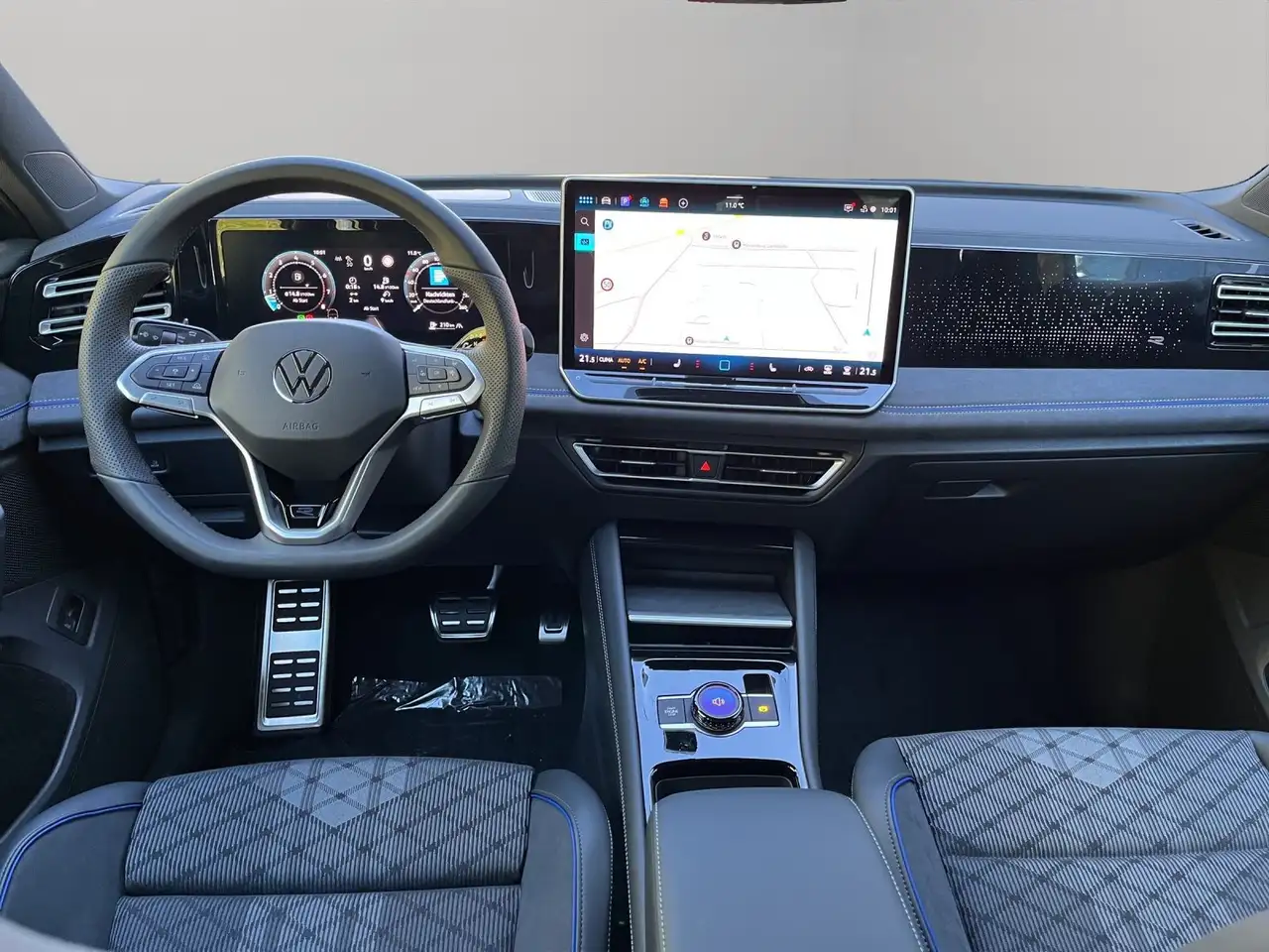 Volkswagen Tiguan R-Line 1.5 l eTSI DSG AHK+ACC+MATRIX 14